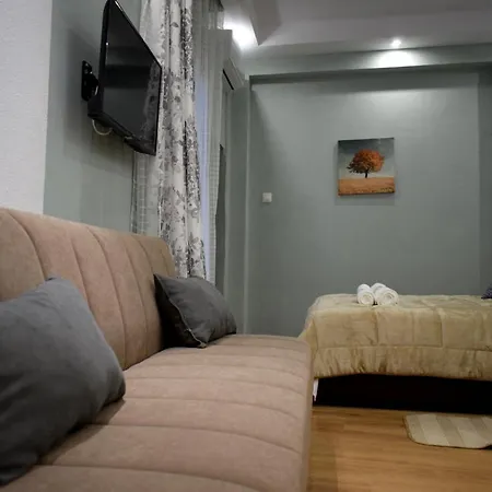 Quintessence City Rotunda Apartment